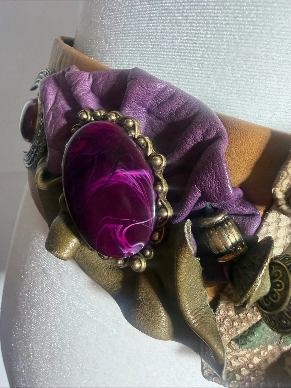 Nins Arjani eye catching